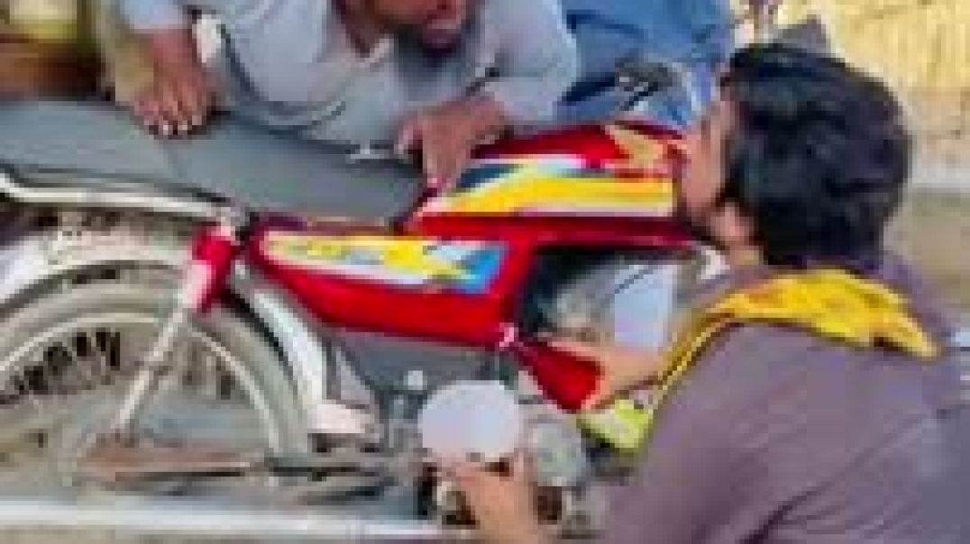 🏍️ BIKE ME SHARBAT 🥂 - Mobil Oil Ki Jagah Jam-E-Shireen Q Dala 😂